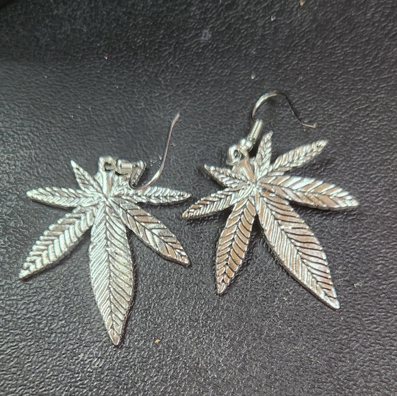 Silver Pot Leaf Statement Earrings Marihuana Drop Earring Weed Statement Jewelry - Picture 3 of 6